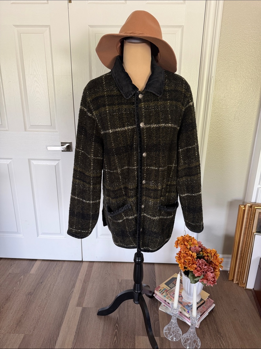 Plaid Olive green black Fleece barn jacket